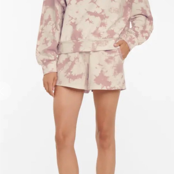 VARLEY Pink and Cream Tie-Dye Sweatshirt and Shorts Set